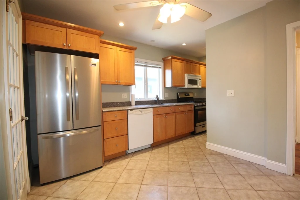 4 bed, 2 bath apartment for rent at 63 Foster St Unit 63, Arlington — photo 11 of 27