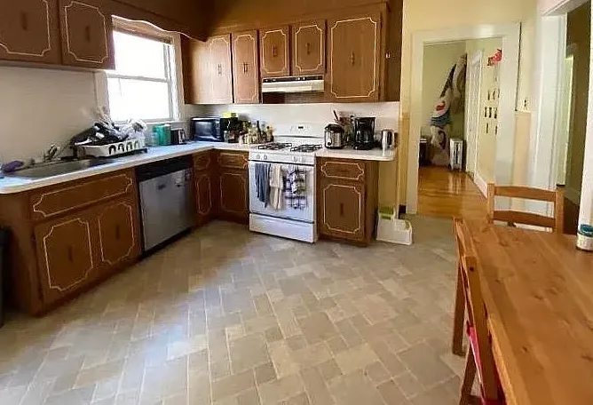 3 bed, 1 bath apartment for rent at 63 Frederick Ave Unit ., South Medford — photo 9 of 18