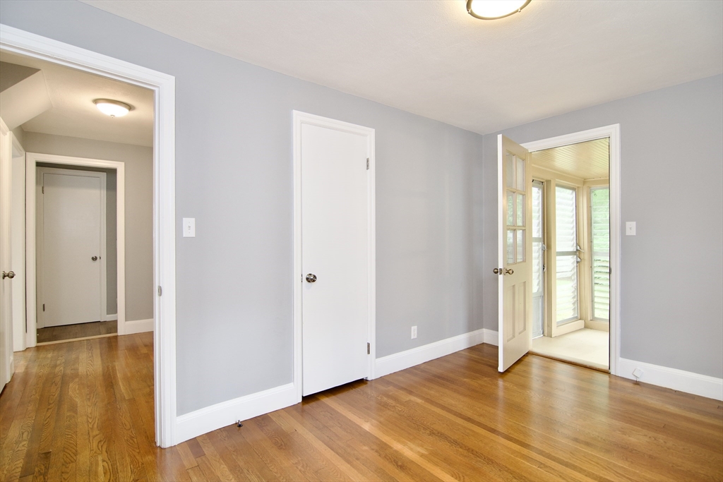 6 bed, 1 bath apartment for rent at 63 Grandview St, East Forest Park — photo 19 of 42