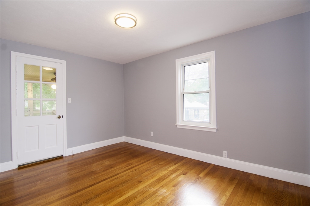 6 bed, 1 bath apartment for rent at 63 Grandview St, East Forest Park — photo 16 of 42