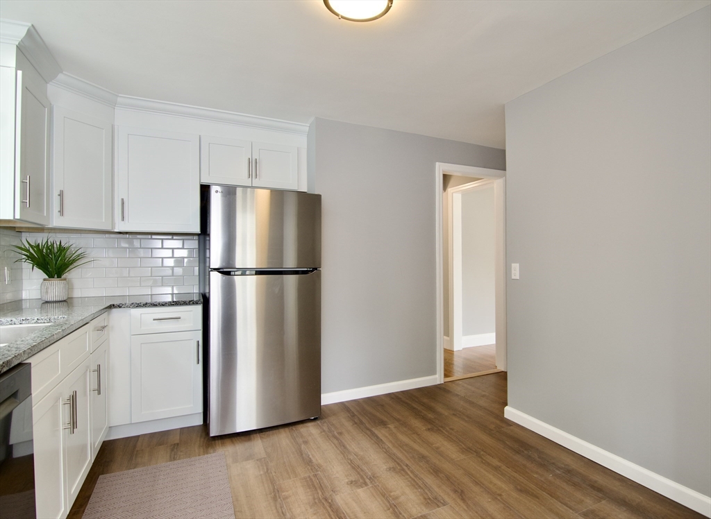 6 bed, 1 bath apartment for rent at 63 Grandview St, East Forest Park — photo 14 of 42