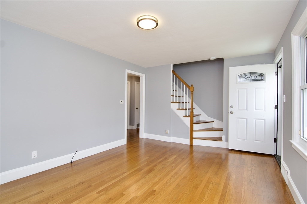 6 bed, 1 bath apartment for rent at 63 Grandview St, East Forest Park — photo 9 of 42