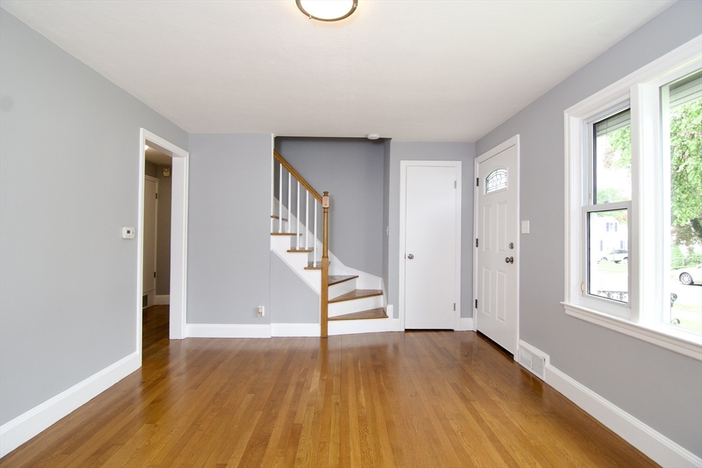 6 bed, 1 bath apartment for rent at 63 Grandview St, East Forest Park — photo 8 of 42