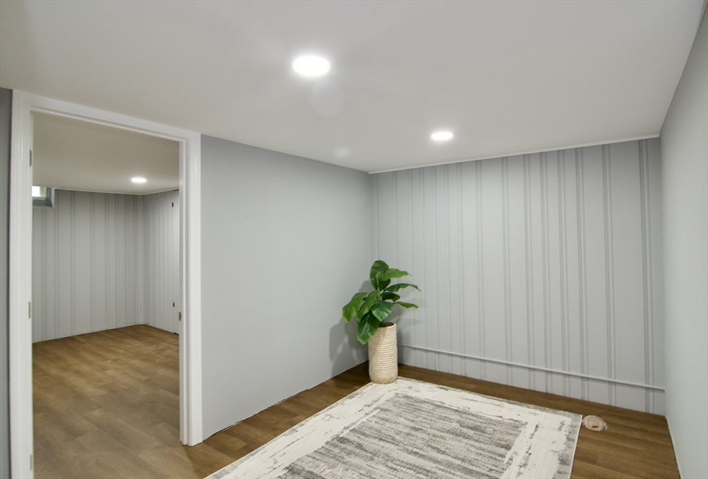 6 bed, 1 bath apartment for rent at 63 Grandview St, East Forest Park — photo 39 of 42