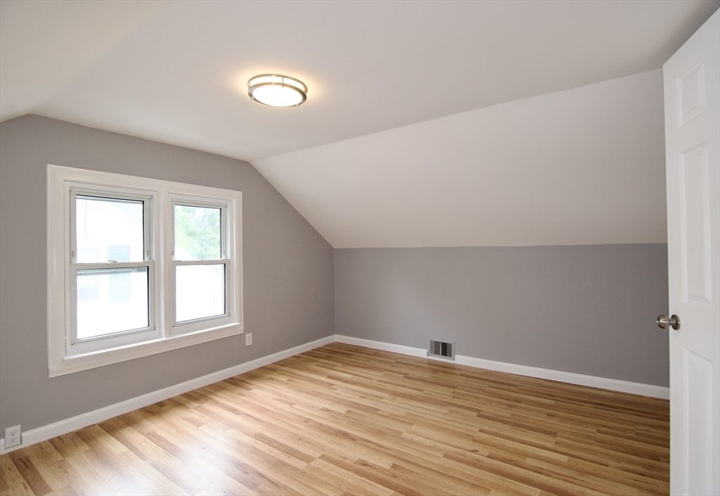 6 bed, 1 bath apartment for rent at 63 Grandview St, East Forest Park — photo 29 of 42