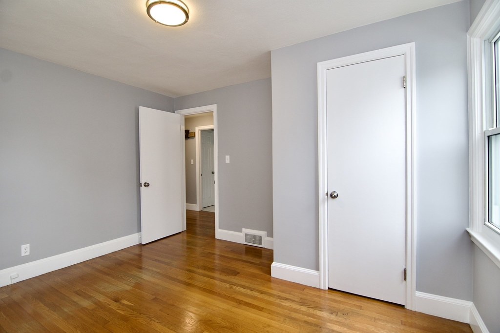 6 bed, 1 bath apartment for rent at 63 Grandview St, East Forest Park — photo 24 of 42