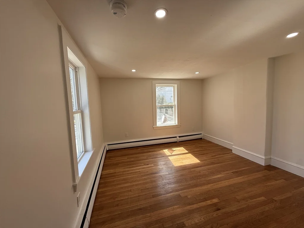 2 bed, 1 bath apartment for rent at 63 Holland St Unit 63, Winchester — photo 4 of 9