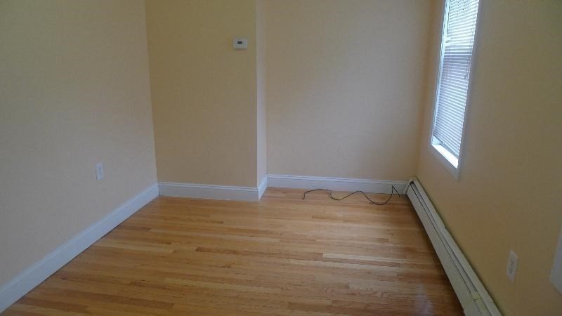 3 bed, 1 bath apartment for rent at 63 I St Unit 1, South Boston — photo 4 of 8