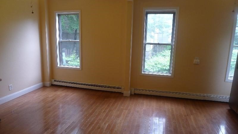 3 bed, 1 bath apartment for rent at 63 I St Unit 2R, South Boston — photo 3 of 8