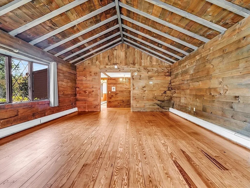 3 bed, 1.5 bath apartment for rent at 63 Johnson St Unit House, West Roxbury — photo 8 of 21
