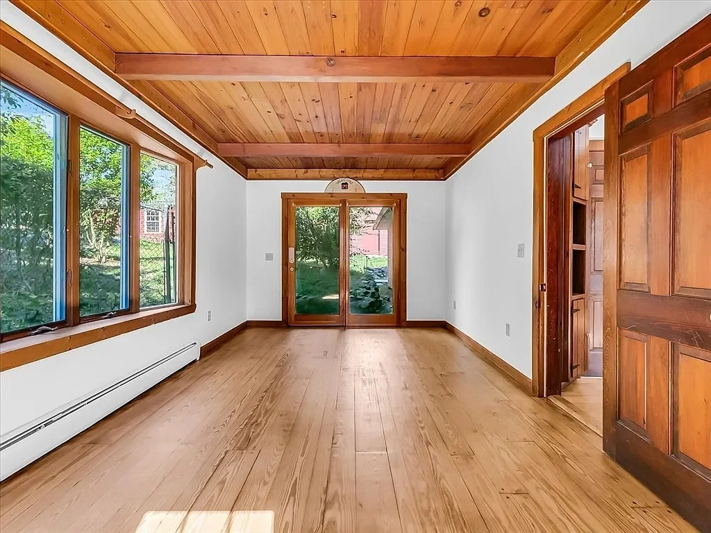 3 bed, 1.5 bath apartment for rent at 63 Johnson St Unit House, West Roxbury — photo 20 of 21
