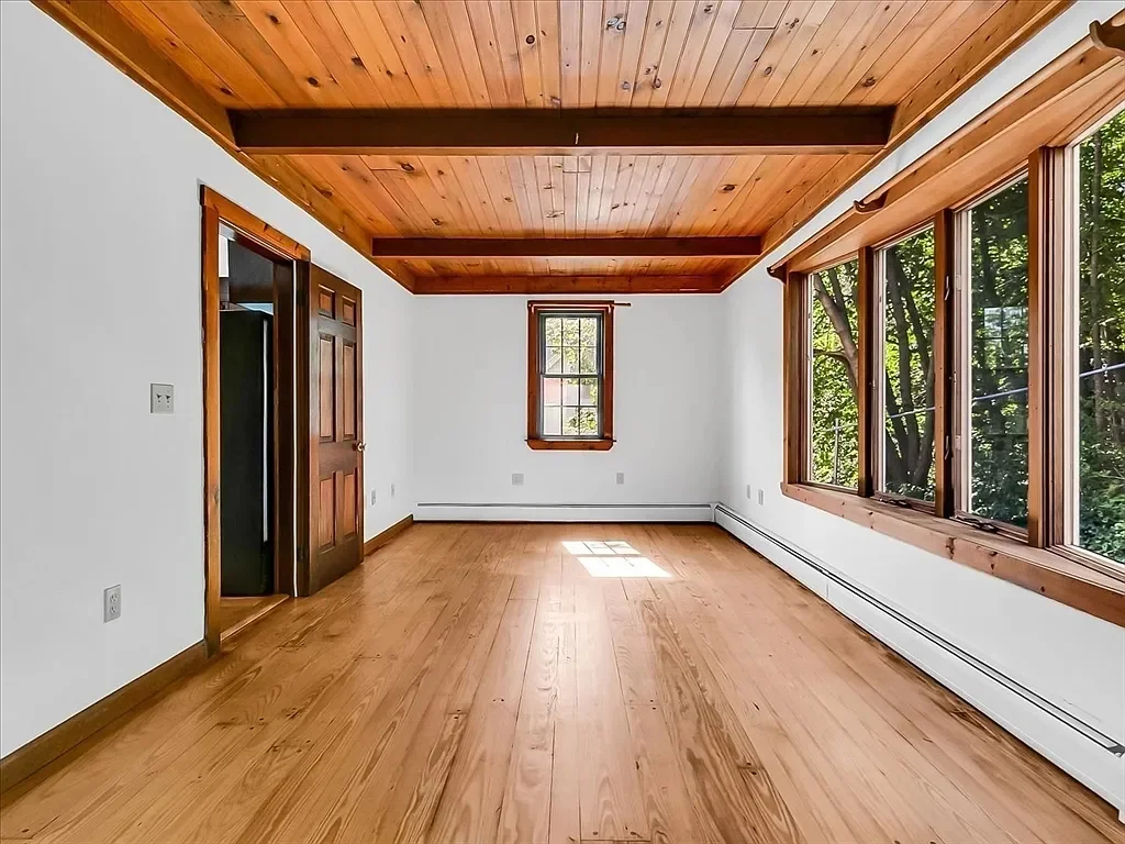 3 bed, 1.5 bath apartment for rent at 63 Johnson St Unit House, West Roxbury — photo 18 of 21