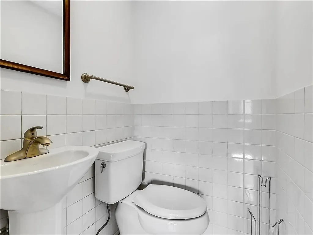 3 bed, 1.5 bath apartment for rent at 63 Johnson St Unit House, West Roxbury — photo 13 of 21