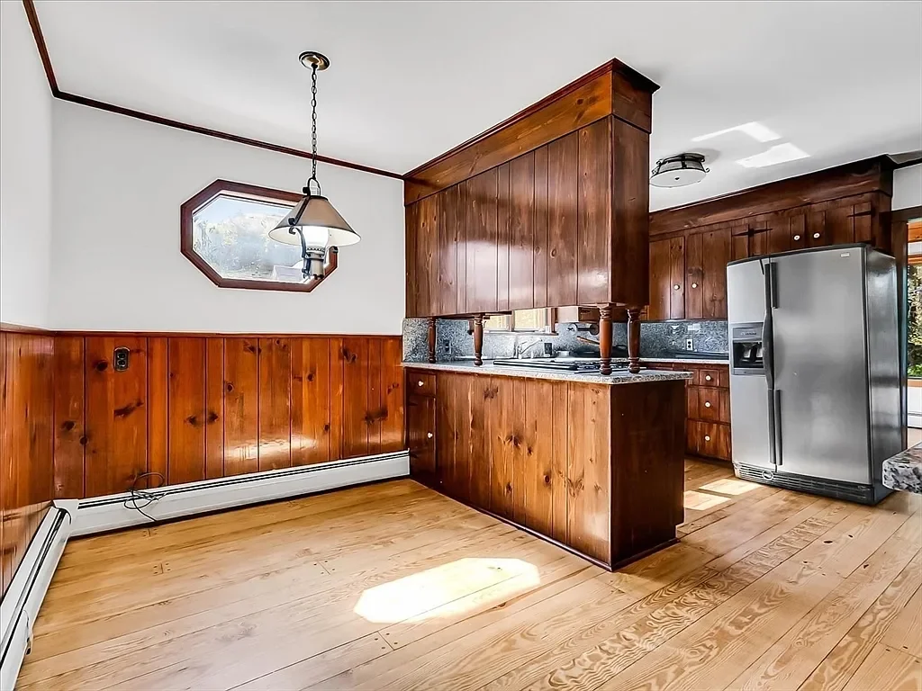 3 bed, 1.5 bath apartment for rent at 63 Johnson St Unit House, West Roxbury — photo 12 of 21