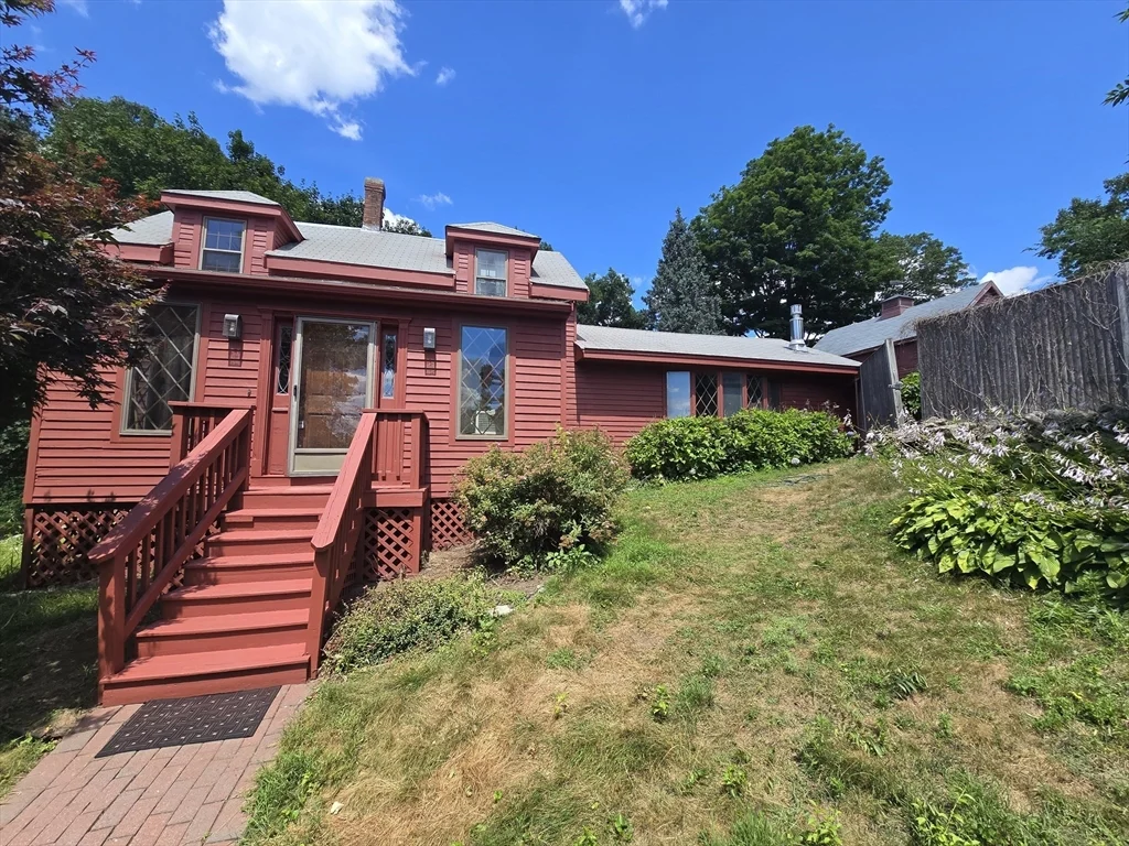 3 bed, 1 bath apartment for rent at 63 Johnson Unit 63, West Roxbury