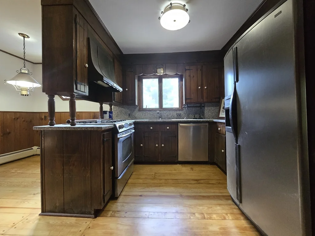 3 bed, 1 bath apartment for rent at 63 Johnson Unit 63, West Roxbury — photo 8 of 19