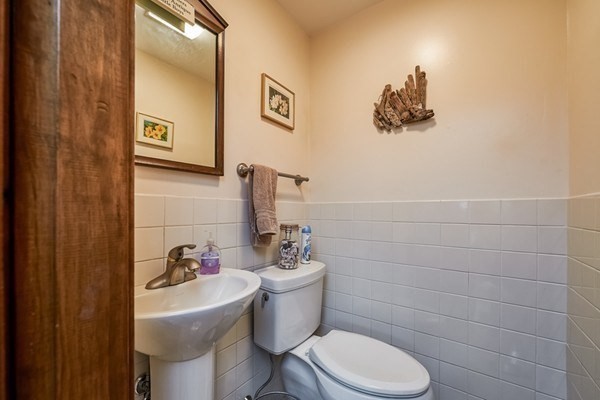 3 bed, 1 bath apartment for rent at 63 Johnson, West Roxbury — photo 13 of 15