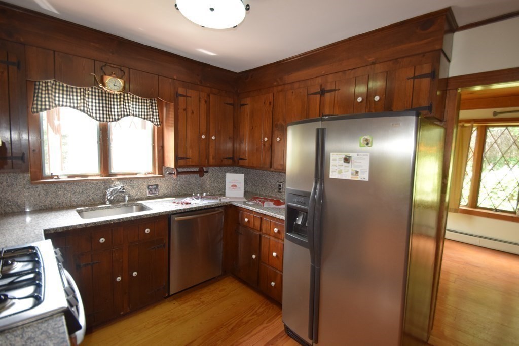 3 bed, 1 bath apartment for rent at 63 Johnson, West Roxbury — photo 4 of 15