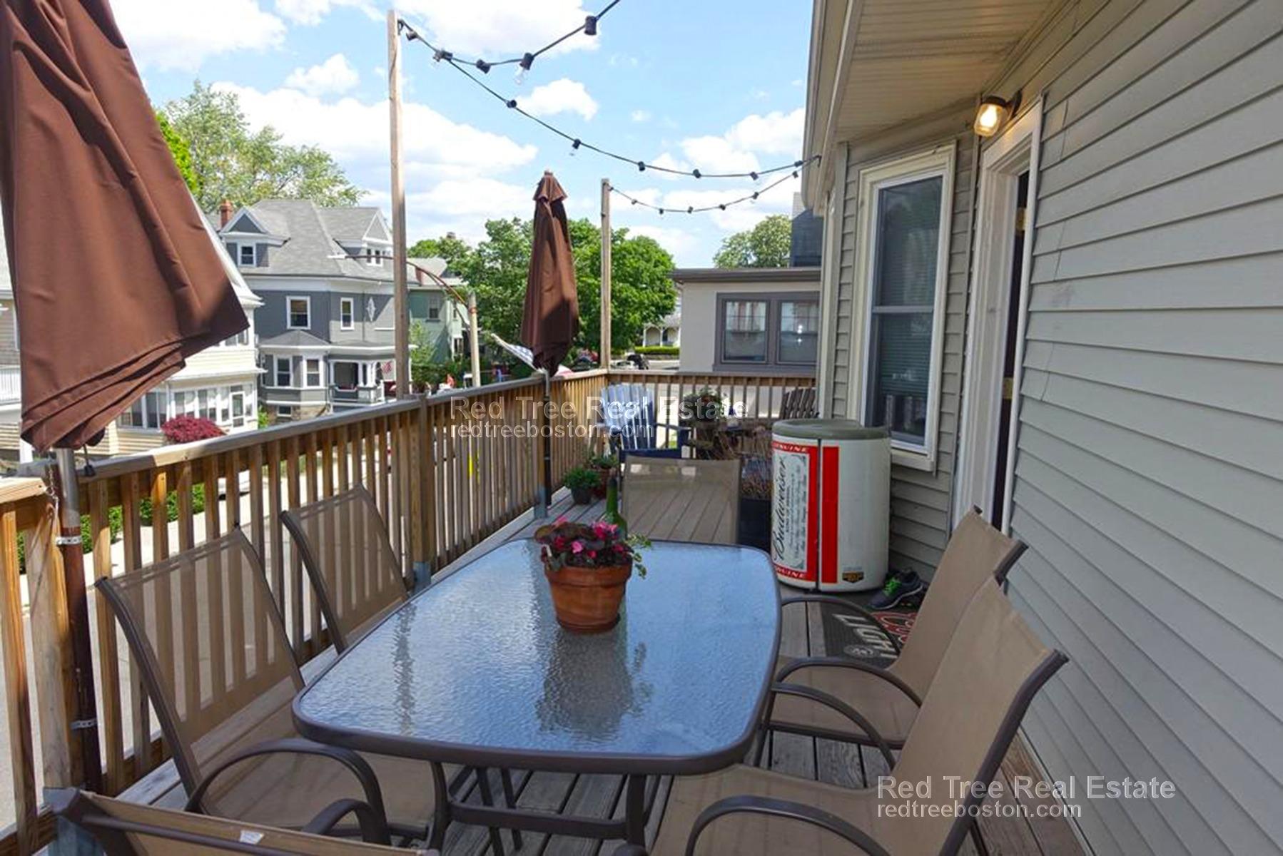4 bed, 2 bath apartment for rent at 63 Mapleton St Unit 1 (2Ndflr), Brighton — photo 5 of 13