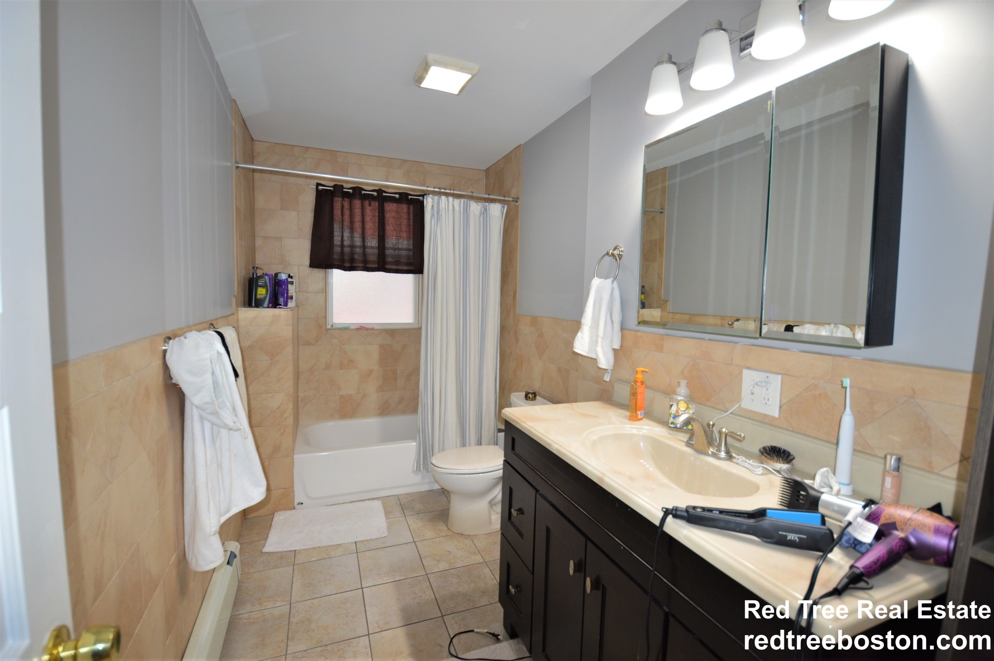 4 bed, 2 bath apartment for rent at 63 Mapleton St Unit 1, Brighton — photo 7 of 13