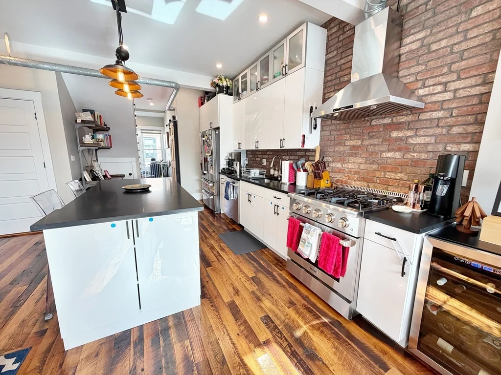 3 bed, 3 bath apartment for rent at 63 Marion St Unit 2, East Boston — photo 4 of 24