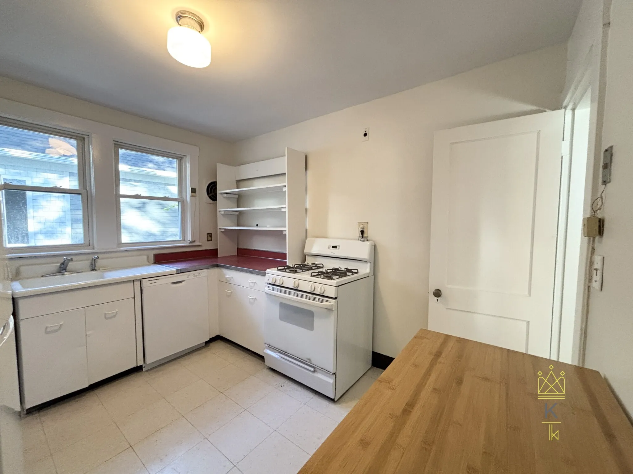 4 bed, 2 bath apartment for rent at 63 Mason Ter Unit 63, Corey Hill — photo 6 of 15