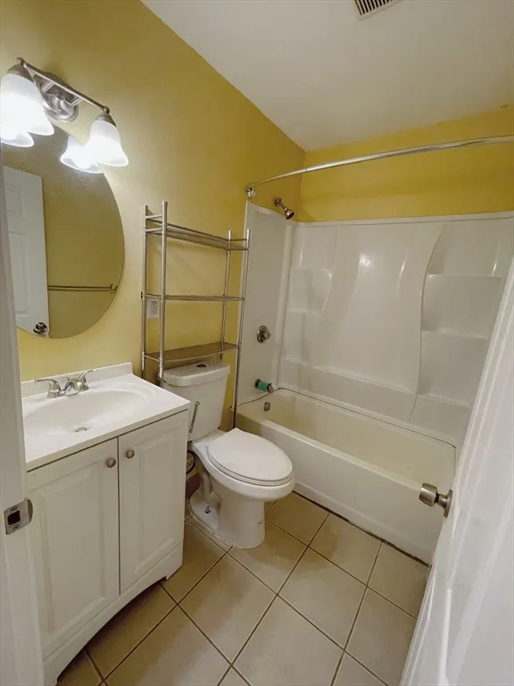 2 bed, 1 bath apartment for rent at 63 Middle St Unit 3, South Boston — photo 4 of 10