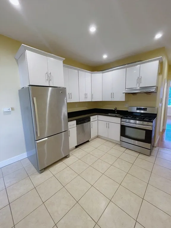 2 bed, 1 bath apartment for rent at 63 Middle St Unit 3, South Boston — photo 1 of 10
