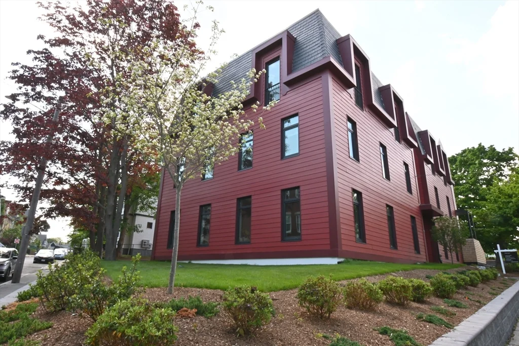 2 bed, 2 bath apartment for rent at 63 Moreland Unit 301, Roxbury — photo 10 of 10
