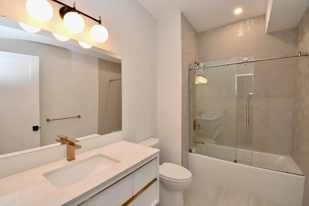 2 bed, 2 bath apartment for rent at 63 Moreland Unit 301, Roxbury — photo 8 of 10