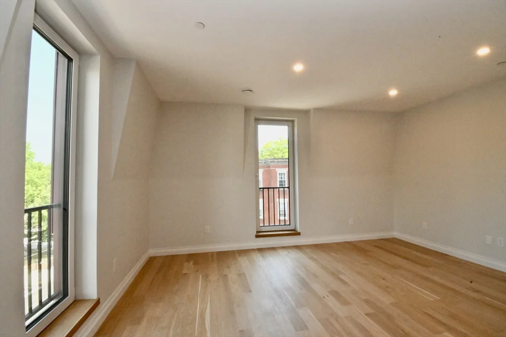2 bed, 2 bath apartment for rent at 63 Moreland Unit 301, Roxbury — photo 4 of 10