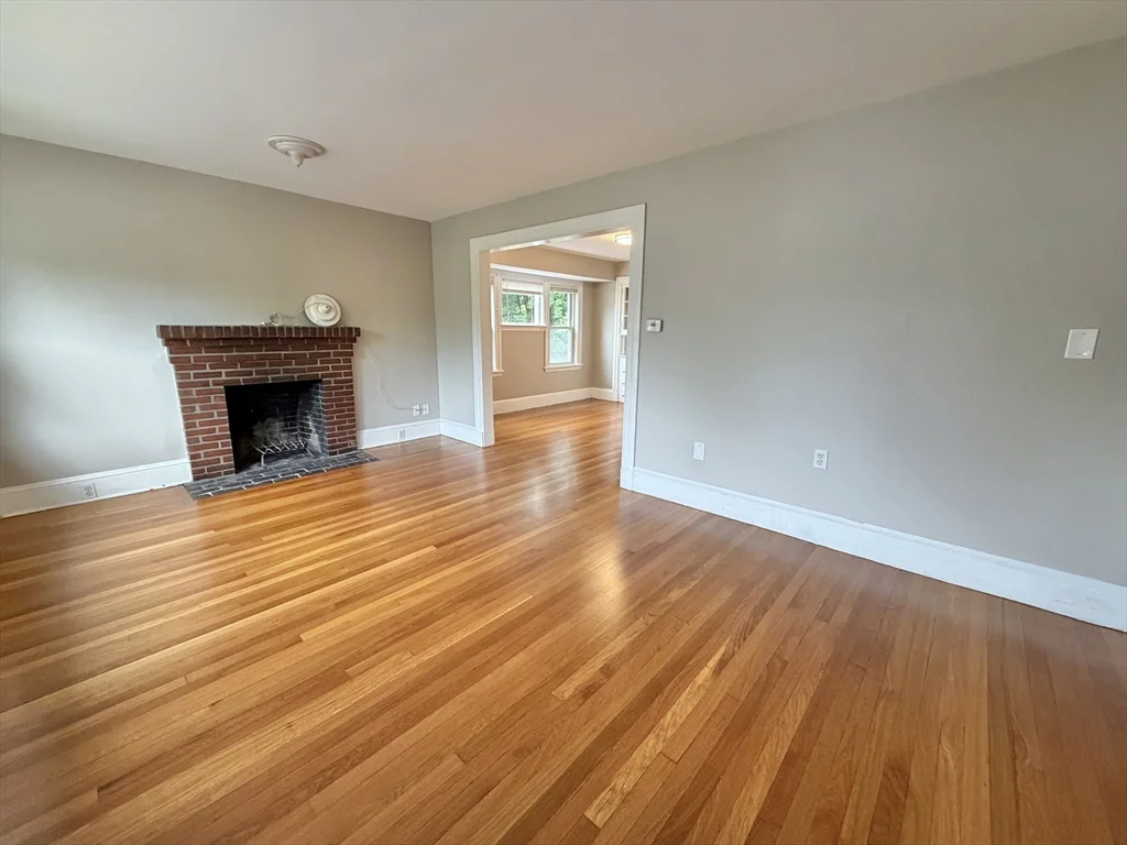 2 bed, 1 bath apartment for rent at 63 Newell Rd Unit 1, Auburndale — photo 4 of 25