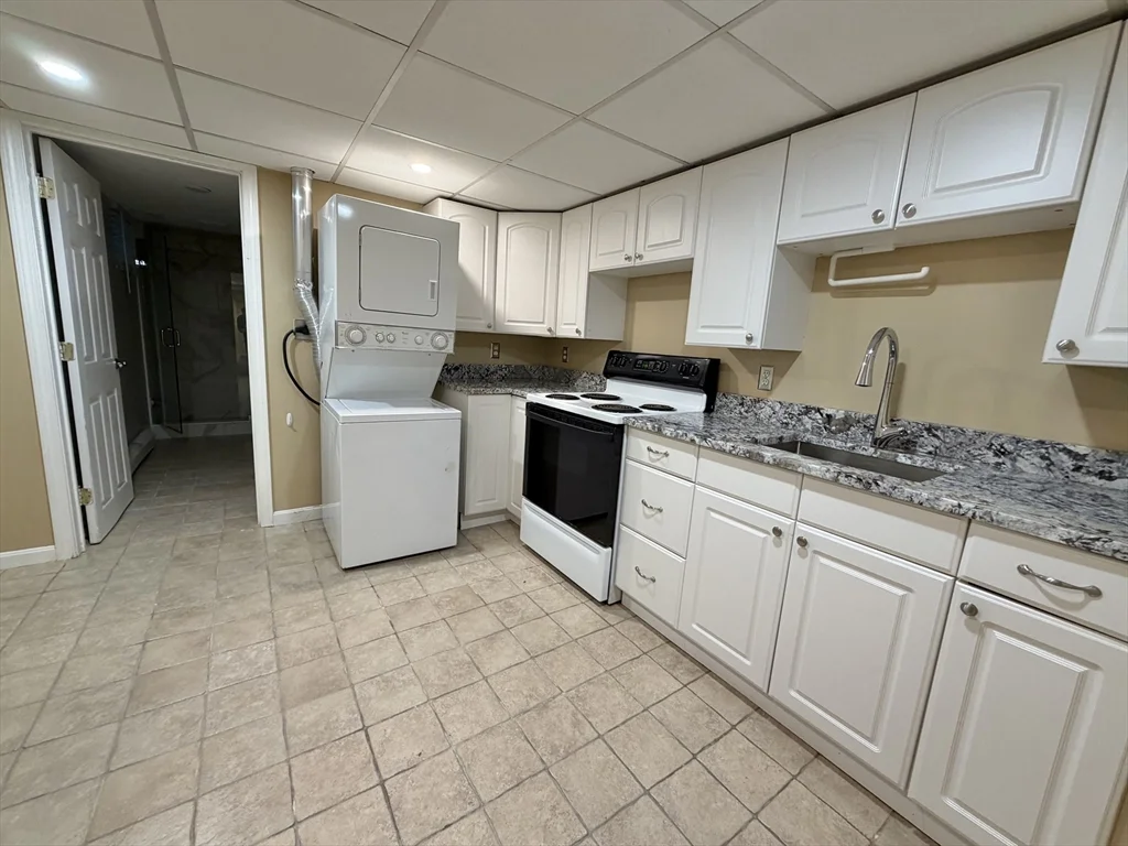 1 bed, 1 bath apartment for rent at 63 Newell Rd Unit B, Auburndale — photo 2 of 16