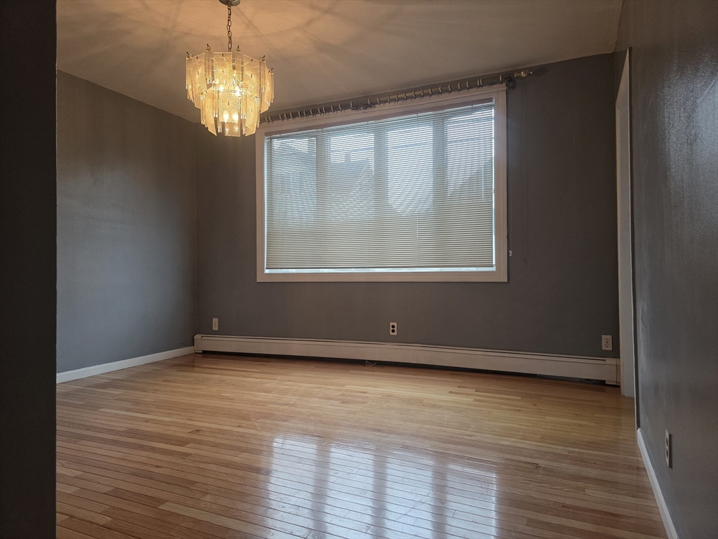 3 bed, 1 bath apartment for rent at 63 Oak St Unit 1, Taunton — photo 3 of 27