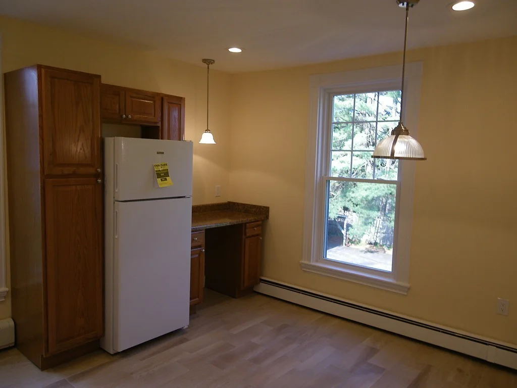 1 bed, 1 bath apartment for rent at 63 Oak St Unit B, Needham — photo 3 of 8
