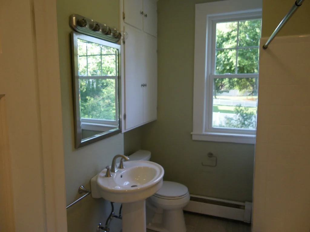1 bed, 1 bath apartment for rent at 63 Oak St Unit B, Needham — photo 7 of 8