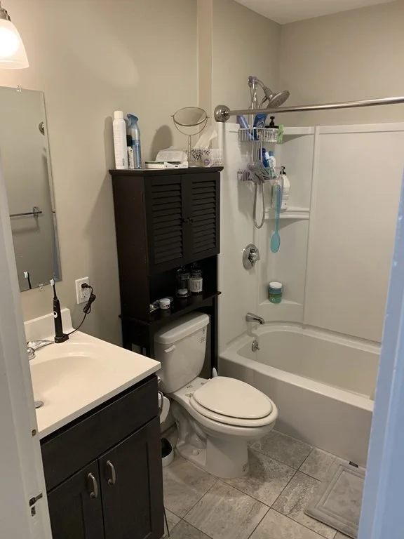 3 bed, 1 bath apartment for rent at 63 Oakland St Unit 1, Boston — photo 8 of 9