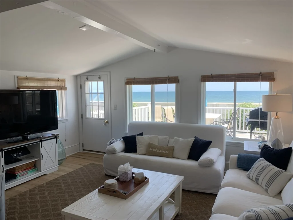 2 bed, 1 bath apartment for rent at 63 Ocean Rd North Unit 63, Duxbury — photo 2 of 10
