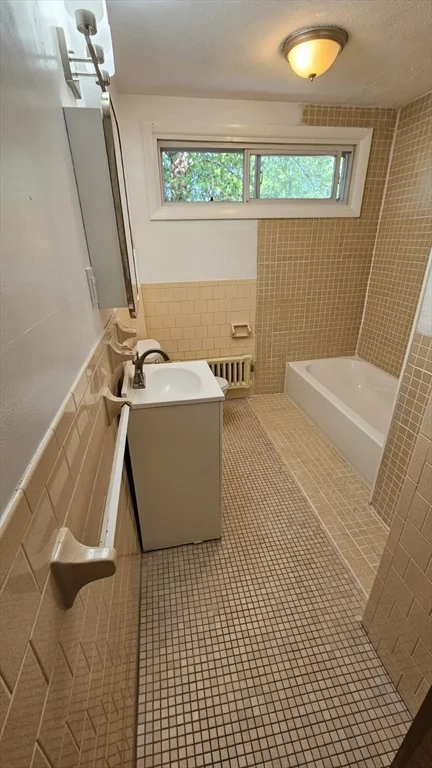 1 bed, 1 bath apartment for rent at 63 Orange Unit 2, Attleboro — photo 11 of 12