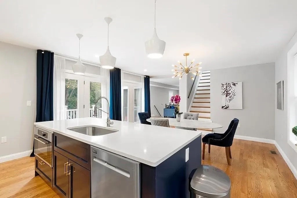 3 bed, 3 bath apartment for rent at 63 Perrin St Unit 2, Roxbury — photo 3 of 20