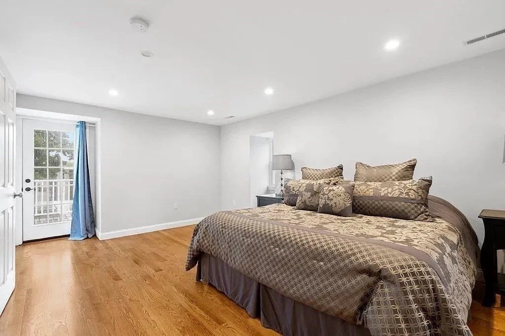 3 bed, 3 bath apartment for rent at 63 Perrin St Unit 2, Roxbury — photo 10 of 20