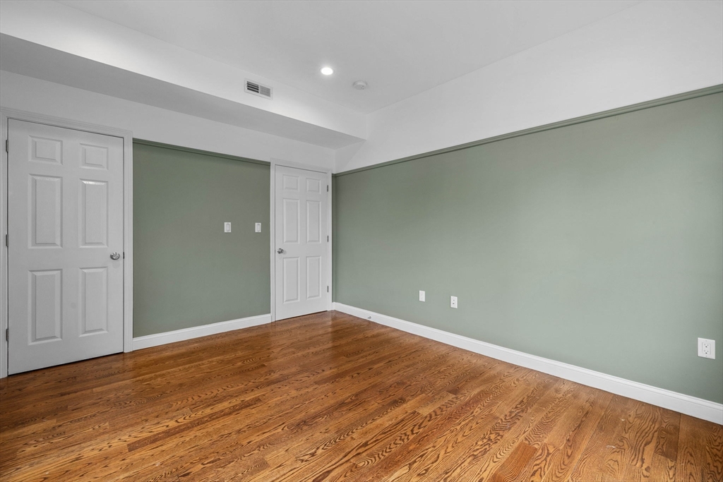 3 bed, 2 bath apartment for rent at 63 Perrin Unit 1, Roxbury — photo 33 of 41