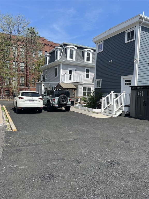 3 bed, 2 bath apartment for rent at 63 Perrin Unit 1, Roxbury — photo 38 of 41