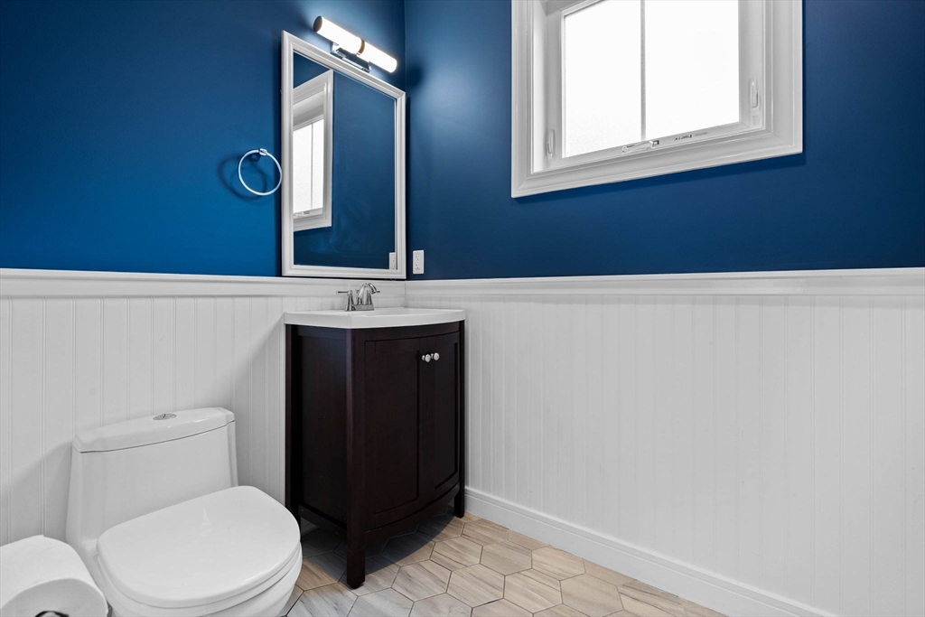 3 bed, 2 bath apartment for rent at 63 Perrin Unit 1, Roxbury — photo 6 of 41