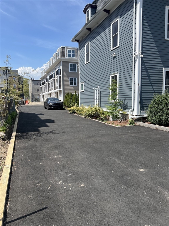 3 bed, 2 bath apartment for rent at 63 Perrin Unit 1, Roxbury — photo 40 of 41