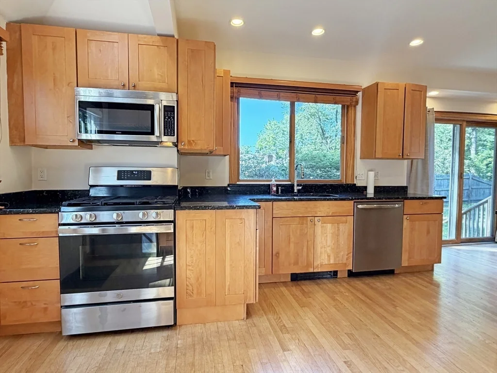 2 bed, 1 bath apartment for rent at 63 Pierrepont Rd, Newton Lower Falls — photo 8 of 17