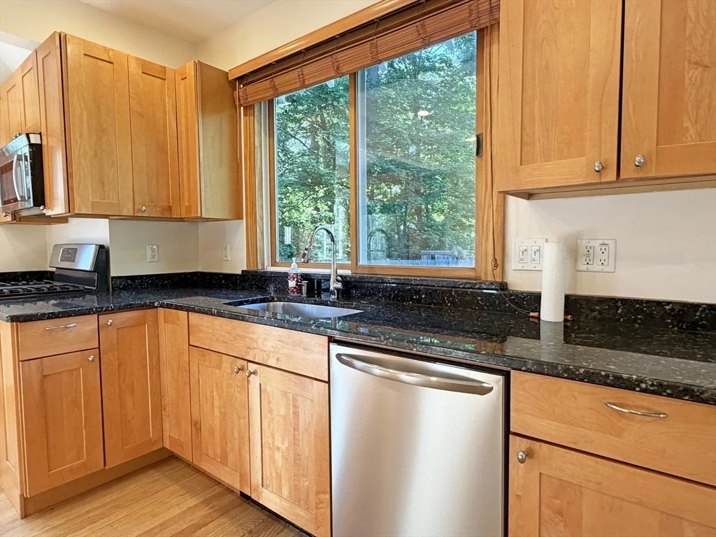 2 bed, 1 bath apartment for rent at 63 Pierrepont Rd, Newton Lower Falls — photo 10 of 17
