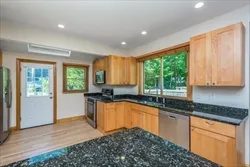 2 bed, 1 bath apartment for rent at 63 Pierrepont Rd Unit 1, Newton Lower Falls — photo 6 of 31
