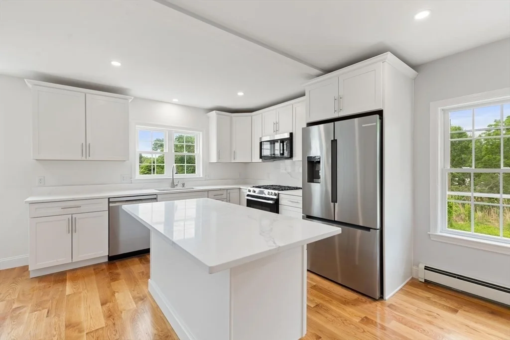 3 bed, 2 bath apartment for rent at 63 Pleasant St Unit 2, Rowley — photo 3 of 24