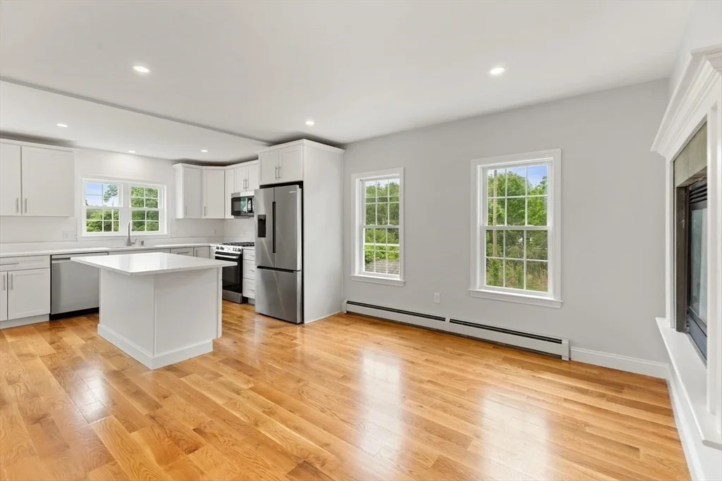3 bed, 2 bath apartment for rent at 63 Pleasant St Unit 2, Rowley — photo 8 of 24